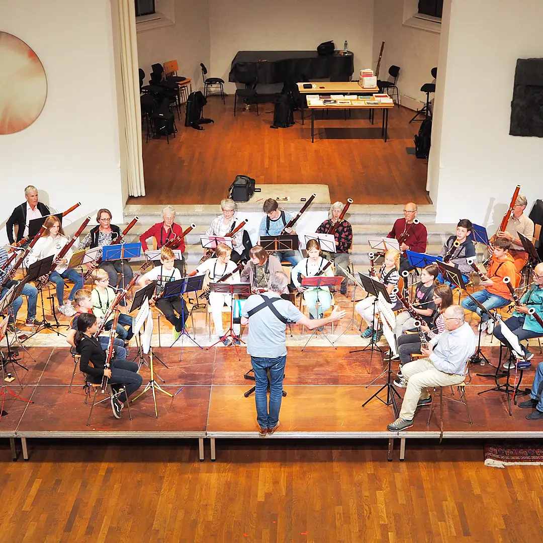 Fagottiade: ein dreitägiges Treffen von Fagottspieler:innen, Laien und Profis, die unter professioneller Leitung mehrstimmige Fagottliteratur einstudieren – fagottiade.ch