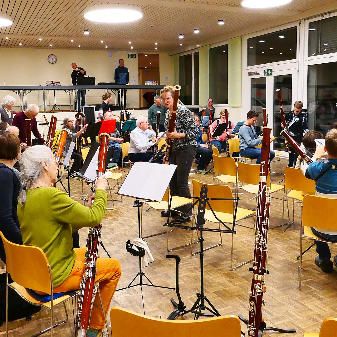 Fagottiade: ein dreitägiges Treffen von Fagottspieler:innen, Laien und Profis, die unter professioneller Leitung mehrstimmige Fagottliteratur einstudieren – fagottiade.ch